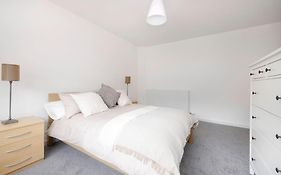 Two Bedroom Country Cottage With Parking